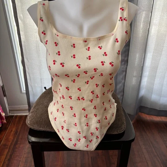 Cherry Print Ribbed Tank Top - Picture 2 of 6